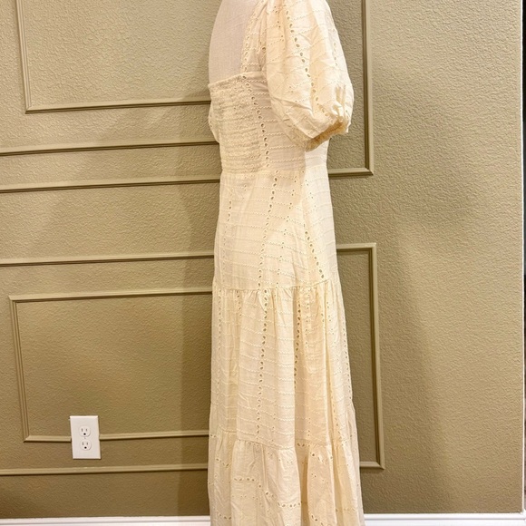 ASTR Women’s Ivory Eyelet Midi Dress Puff Sleeve. Size M - Picture 5 of 11